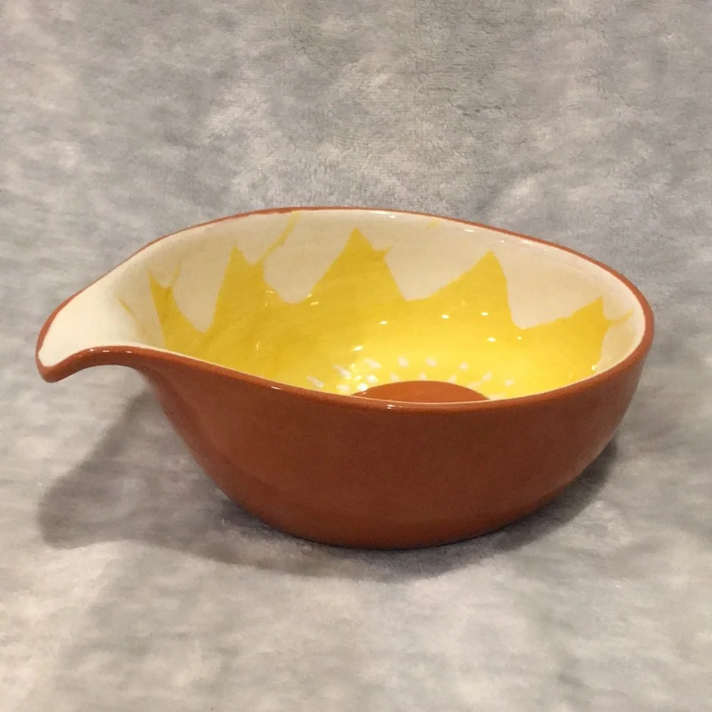 Crate & Barrel Sunflower Juicing Bowl glazed Ceramic Portugal NWT 7.5”x6.5”
